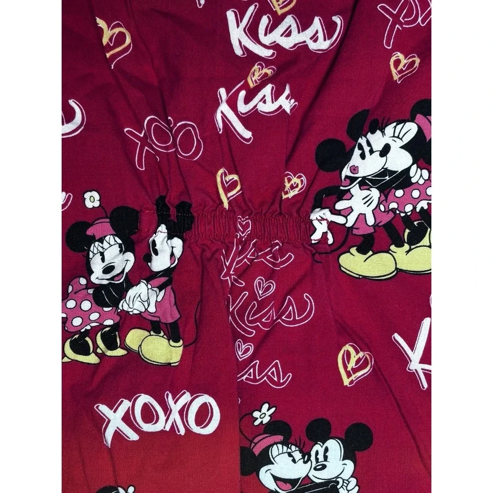 Disney Mickey Minnie Scrub Top Large Valentine XOXO Nurse Medical Uniform